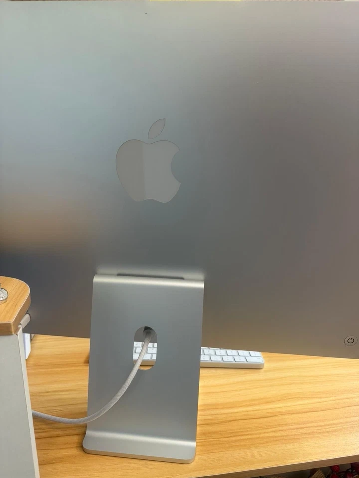 Apple iMac 24" (256GB SSD, Apple M1, 3,20GHz, 8GB, GPU 7‑core) Argento -... - Immagine 4 di 4