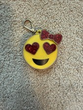 Bath Body Works Everyday Pocketbac Holder. Heart eyes emoji with red bow