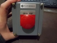 ALLEN BRADLEY 800T-1TKG SER T PUSH BUTTON STATION (W4)