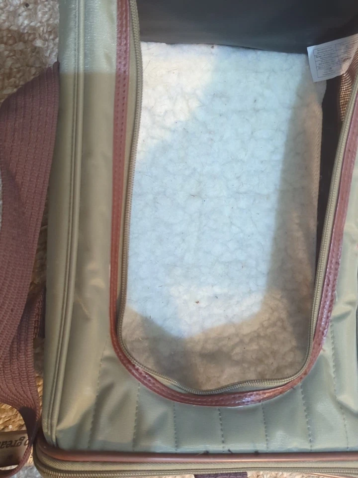 Bolsa de Viaje Sherpa Original Deluxe Porta Mascotas Verde Oliva Aprobada por Aerolínea PEQUEÑA Foto 3 de 4