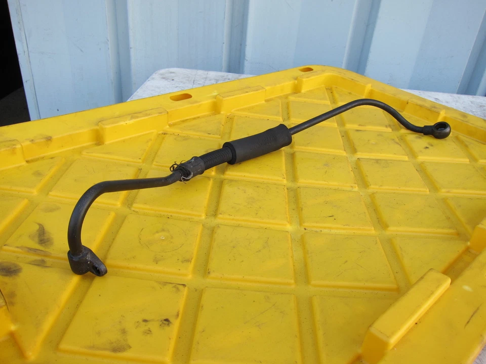 Suzuki Katana 600 GSX600F 2001 OEM MOTOR MOTOR ENFRIADOR DE ACEITE MANGUERA Foto 2 de 4