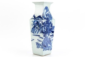 A Large Chinese Qing Dynasty Daoguang Period Blue and White Vase.