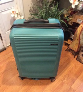 southwest max carry on size