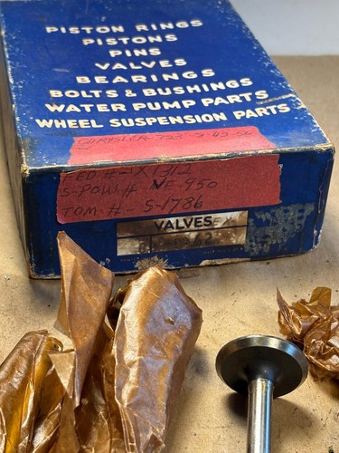 1942-1950 Chrysler 323 8 cylinder exhaust valve set NORS - Picture 7 of 7