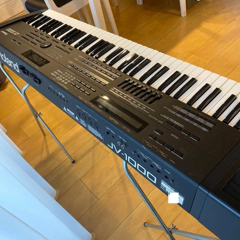 Roland JV-1000 76key MIDI Synthesizer Good GP - Image 3 of 4