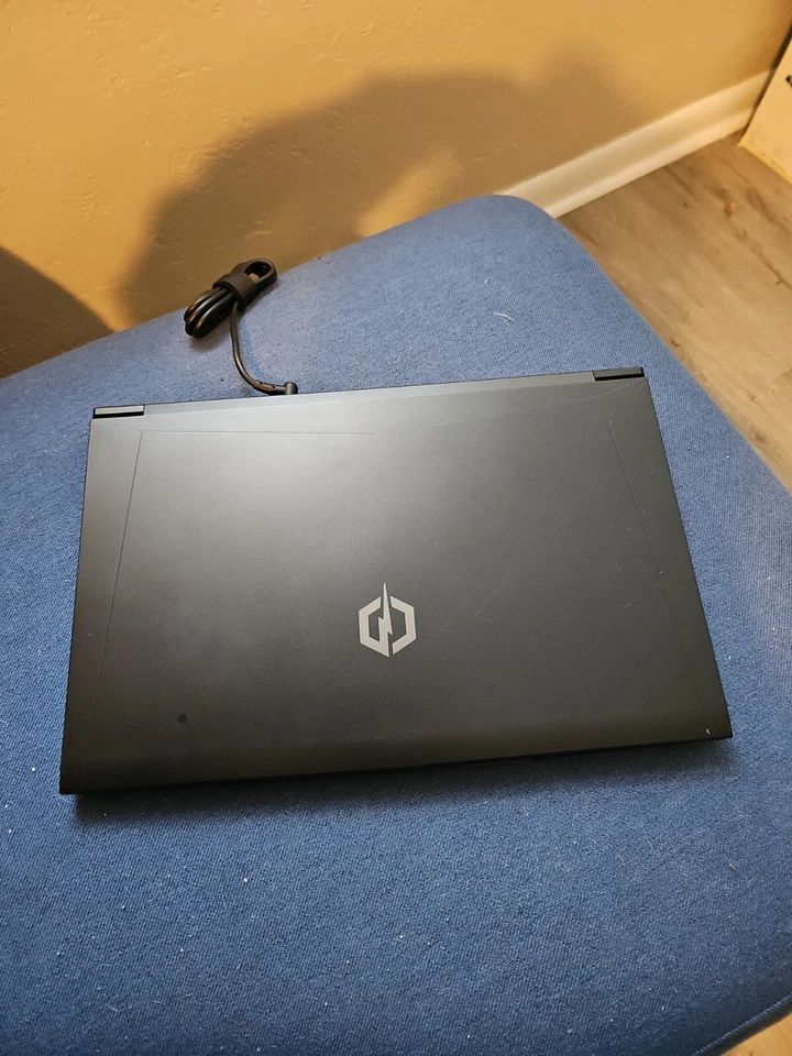 CyberPowerPC Tracer V Gaming I17G - Image 2 of 4