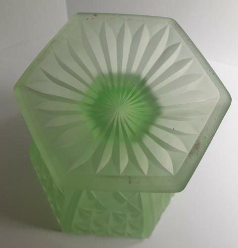 Art Deco Frosted Magnesium Glass Vase - Hexagonal Shaped and Footed - Picture 6 of 7