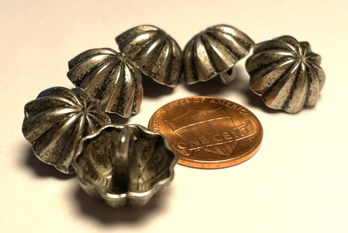 6 NOS Vintage Domed Antique Silver Tone Metal Shank Buttons 14.5mm 9/16" 12643 - Afbeelding 2 van 3
