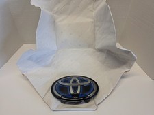 New Oem Toyota Front Grille Emblem Badge 53141-33130 New Oem Toyota Front Grille Emblem Badge 53141-33130