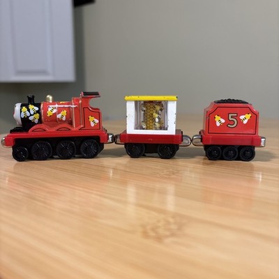 James Goes Buzz Buzz Diecast Bee Hive Car Red Nose With Extra Bee Car And Coach
