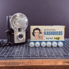 Vintage Starflash Brownie Camera  Strap  Sylvania M2 Flash Bulbs Untested 