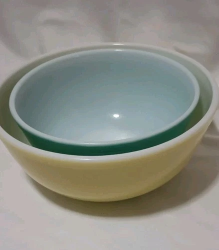 2 VTG 50'S PYREX YELLOW/GREEN COLOR 4 QT #404 2.5QT #403 NESTING MIXING BOWLS