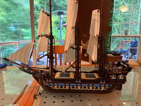 LEGO Pirates: Imperial Flagship (10210) RETIRED 2010 - 100% Complete. Rare.