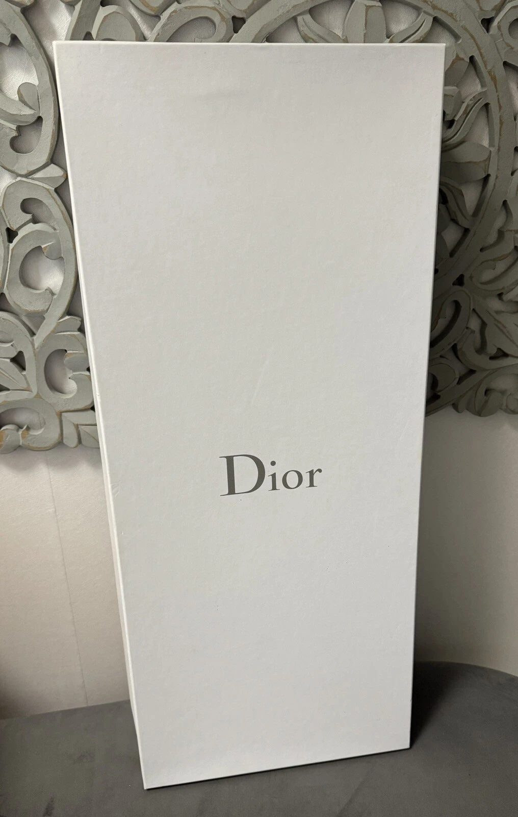 Boîte à chaussures/bottes vide Dior avec tissu. 29,5 pouces x 13,5 pouces x 4,75 pouces