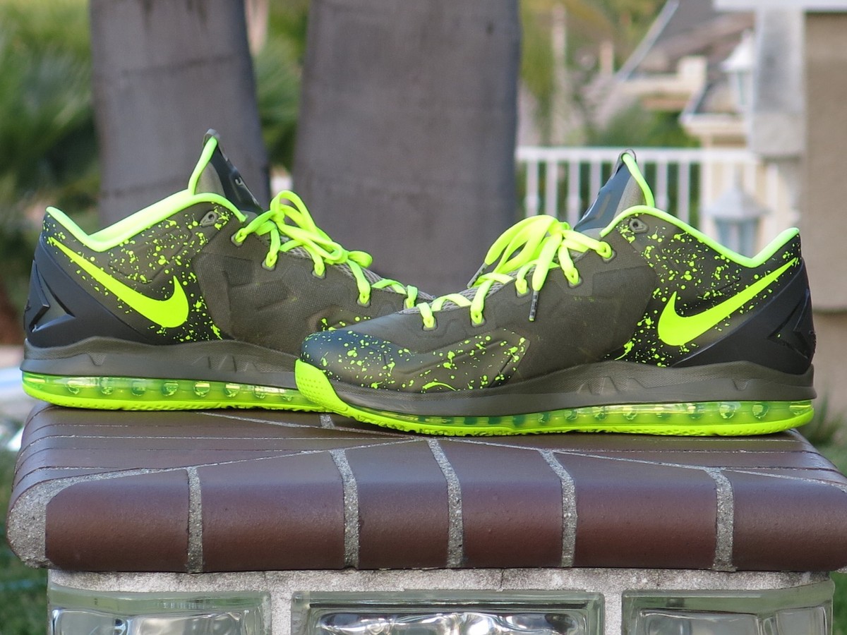 Buy Nike Max LeBron XI Low Men's Basketball Sneakers 642849-200