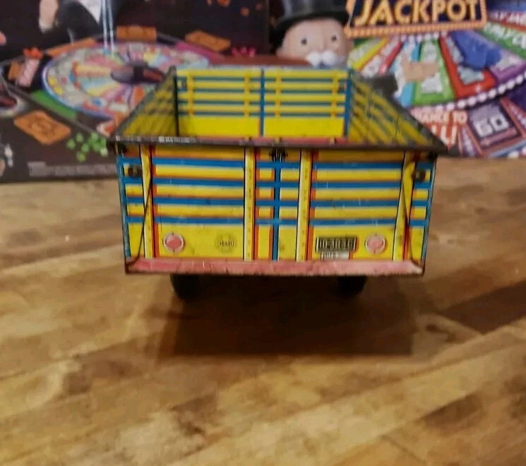 Camión lechero de juguete de acero prensado en hojalata LAZY DAY FARMS AÑOS 50 DE COLECCIÓN BONITO ROJO Foto 4 de 4