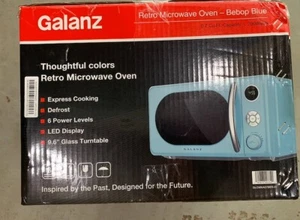 Galanz 0.7 Four à micro-ondes Cubic Foot Retro
