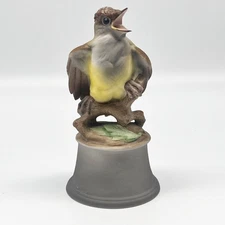 Boehm Porcelain Baby Crested Flycatcher 6 3/4" Hand-Painted Figurine on Pedestal