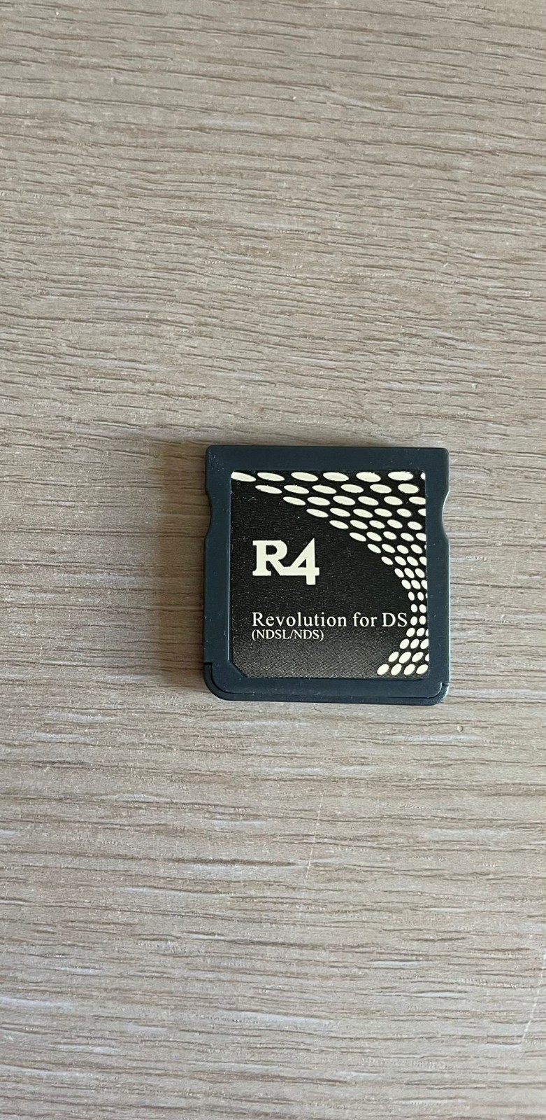 R4 Revolution per Nintendo DS / DS Lite + MicroSD 2GB SanDisk + Giochi a scelta