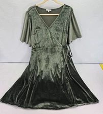 Baltic Born Meghan Velvet Wrap Midi Dress Women 1XL (14/16) Stretch Sage Green
