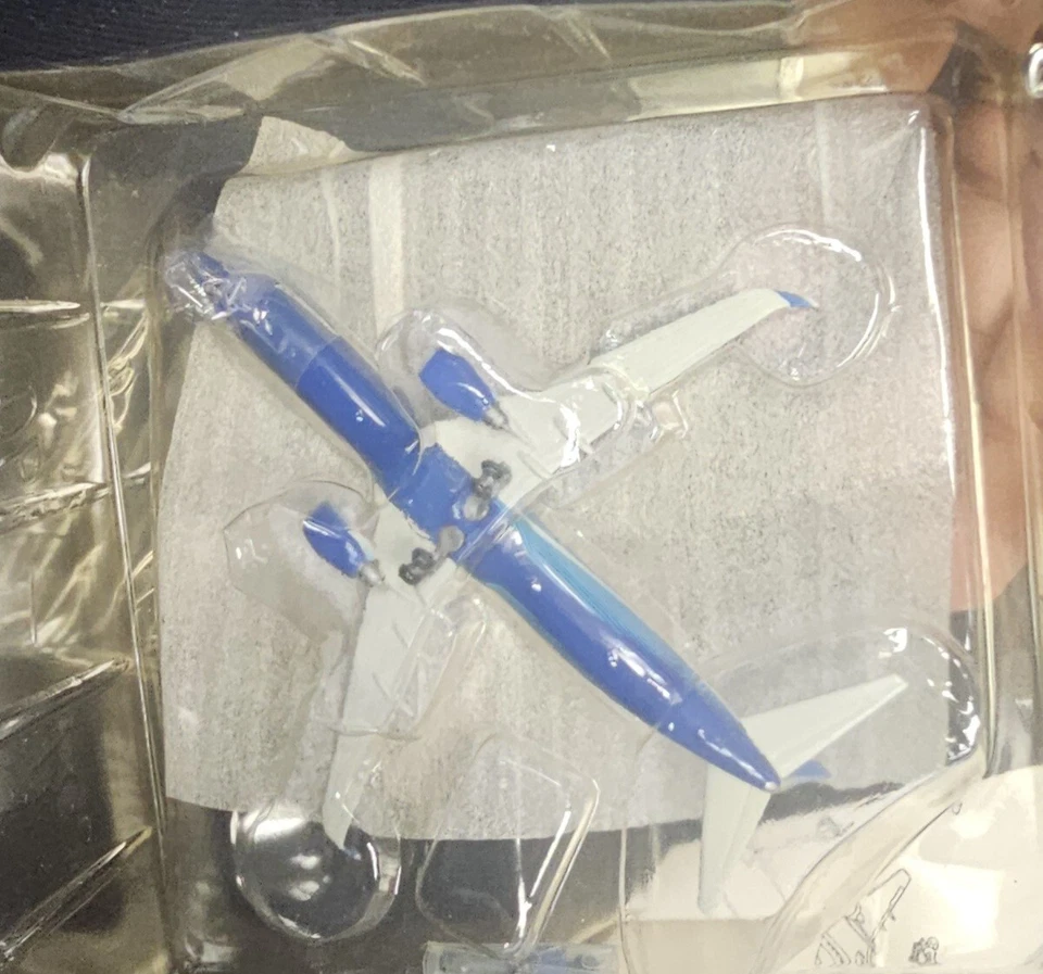 КРЫЛЬЯ ДРАКОНА 1:400 BOEING 737-900 #55855 в коробке - Изображение 2 из 4