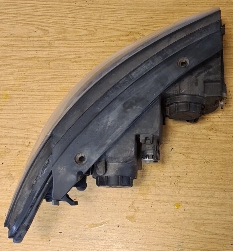 Faro lateral del pasajero Hyundai Santa Fe MK2 2011 92101-2B0 Foto 4 de 4