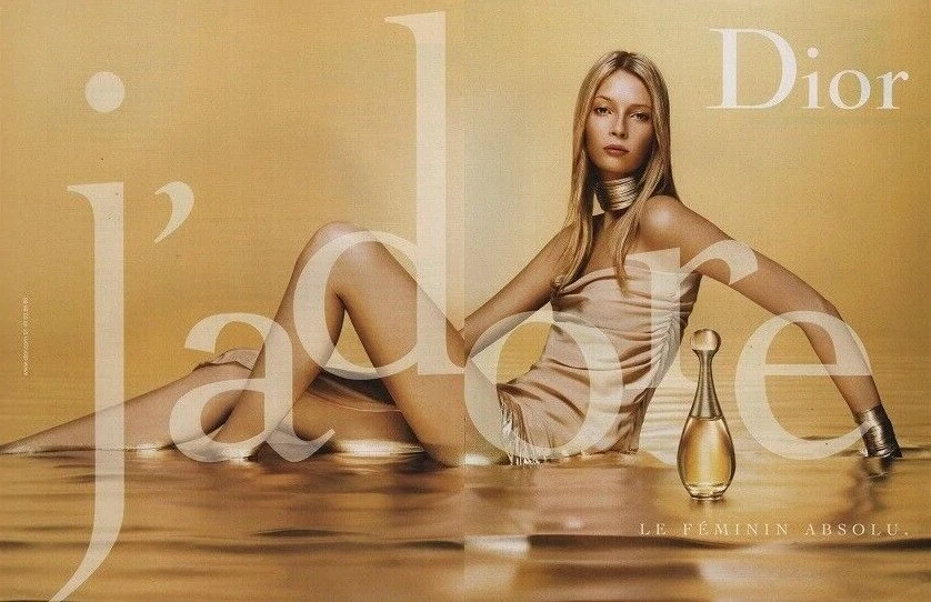 Publicité papier Parfum. Perfume ad. J'Adore Dior 2004 double page