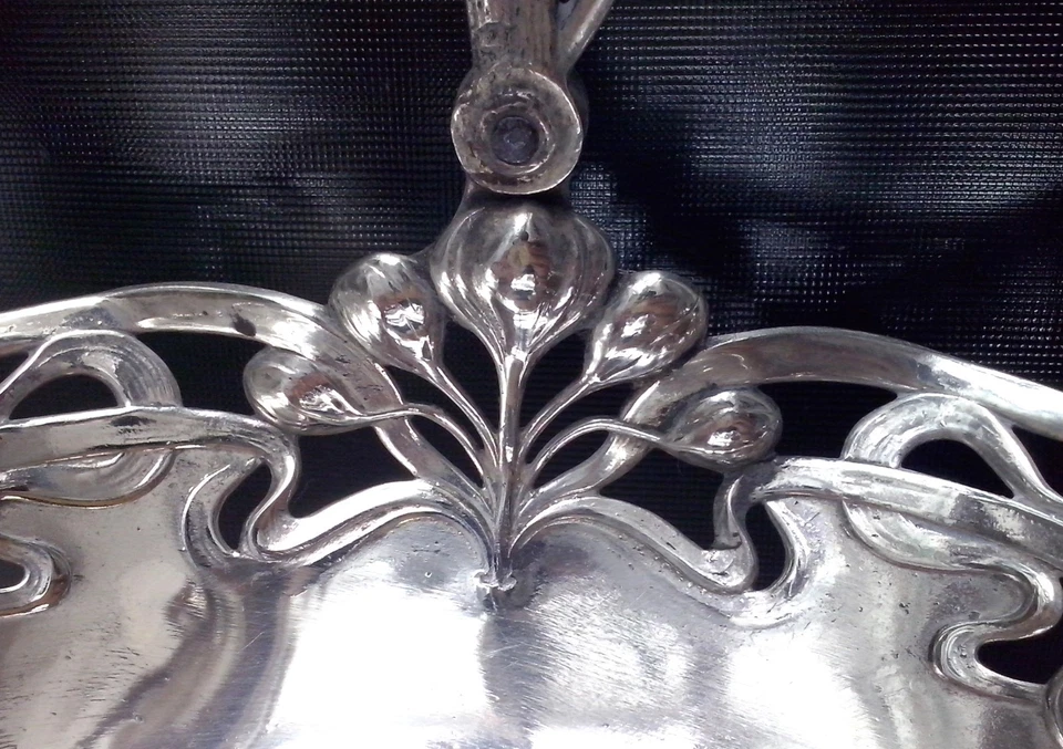 MARAVILLOSA BANDEJA DE CESTA ART NOUVEAU WMF plateada con mango de libélula ca 1890 Foto 4 de 4
