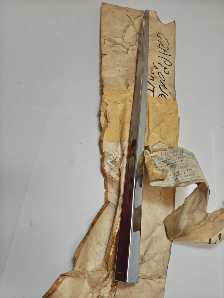 Plymouth Fury 1971 capó delantero cromado moldura cubierta 3691412 nuevo en stock Foto 3 de 4