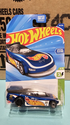 2025 Hot Wheels 60 Supercharged HW EV 5/10 44 Momo Racing