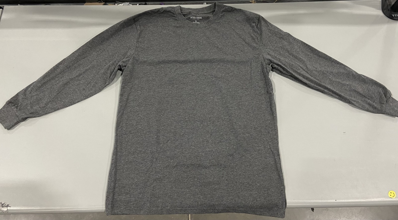 ЛЕГКАЯ МУЖСКАЯ ФУТБОЛКА С ДЛИННЫМ РУКАВОМ ACTION THREAD APARREL - РАЗМЕР: XL - ДРЕВЕСНЫЙ УГОЛЬ