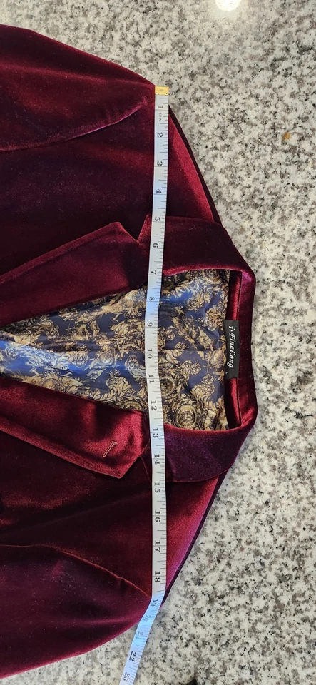 Red Velvet Suede Overcoat with detailed lining Men's Large Long Sleeve 3 button - Image 3 of 4