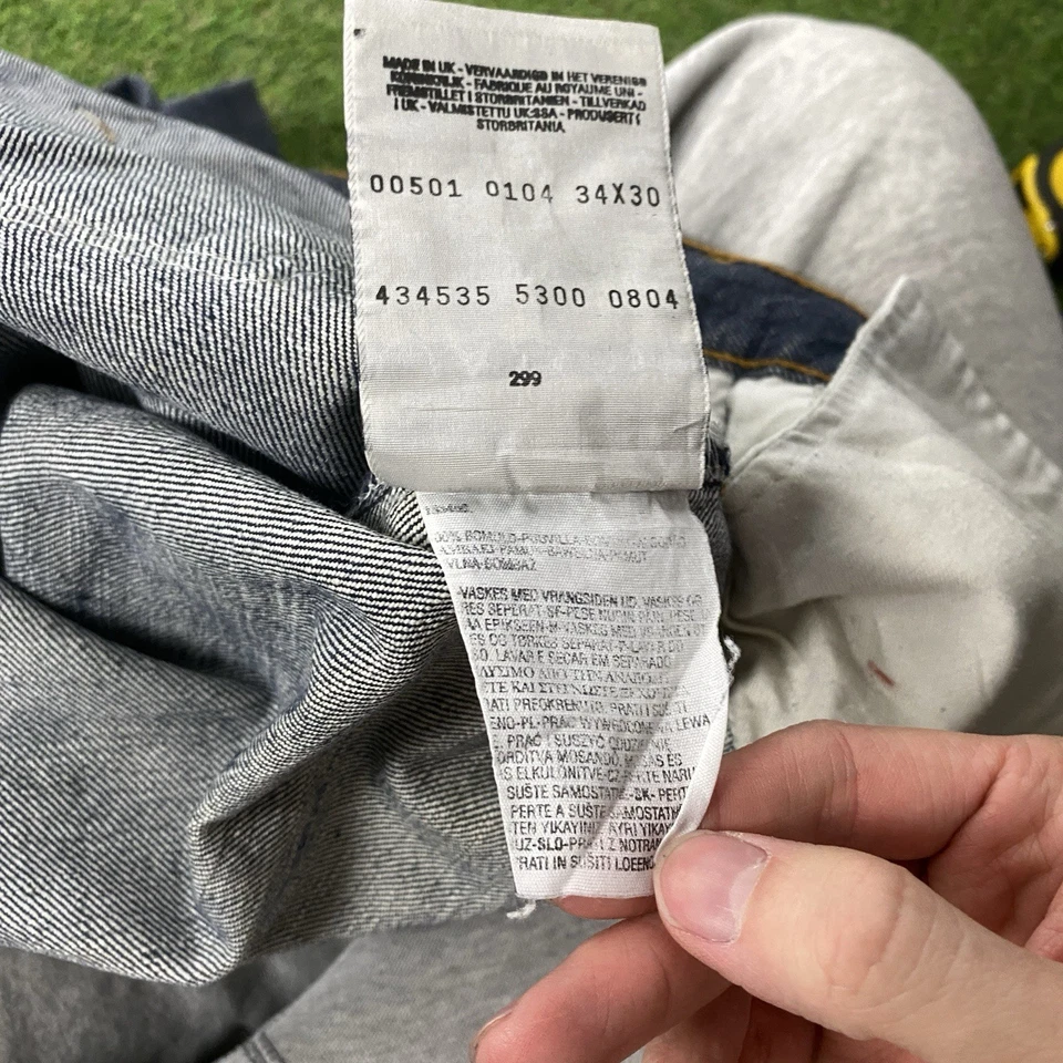 Jeans de mezclilla vintage años 60-70 Levis 501 puntada única línea roja EE. UU. 34x30 Foto 4 de 4