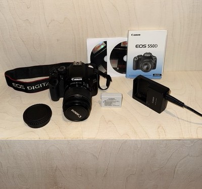 Canon EOS 550D + EF-S 18-55mm IS SLR camera - Schwarz