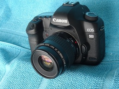Canon EOS 5D Mark II mit EF 35-80 mm f/4:5.6 II  ZUBEHÖRPAKET siehe BESCHREIBUNG