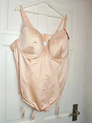 MAGISCULPT Tummy Control Smoothing No VPL Wired Plunge Body