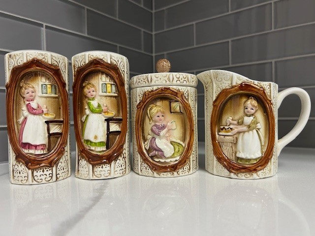 Sears Roebuck and Co 1978 Salt Pepper Creamer and Sugar Set