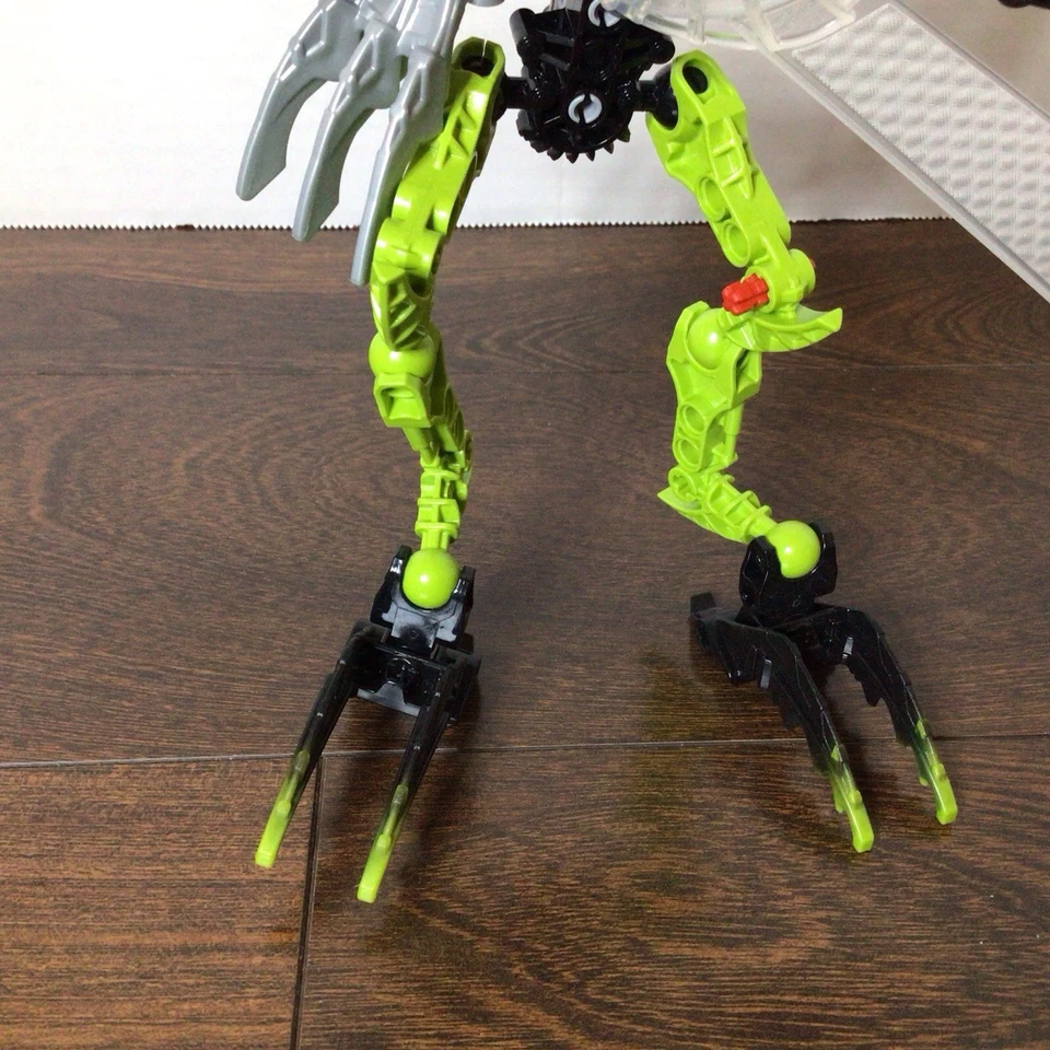 Figura LEGO Bionicle Mistika Gorast (8695) incompleta/para piezas Foto 3 de 4