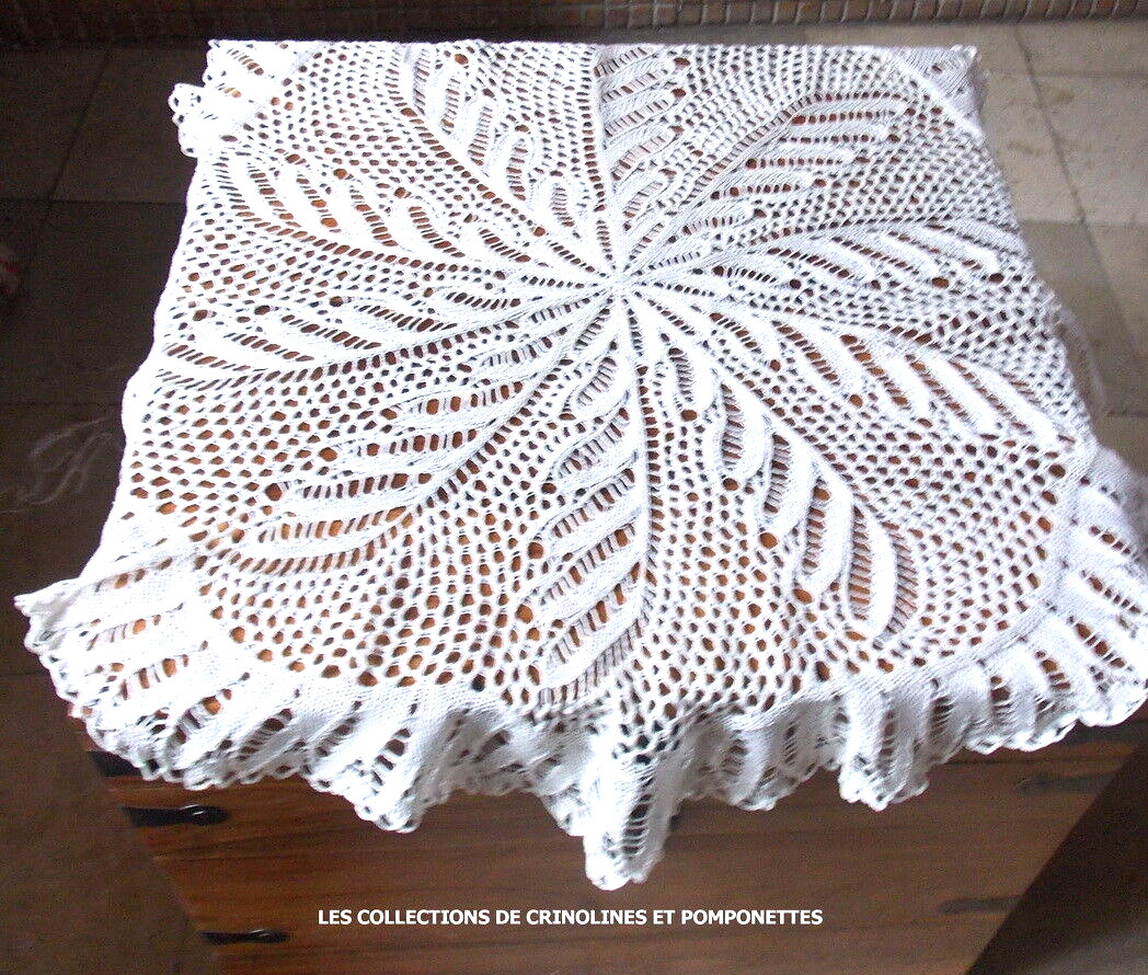 Napperon tricot d'art Sylvette Raisonnier artisanal grand modele rond