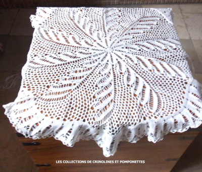 Napperon Rond Crocheté 40cm – Création Sylvette Raisonnier, Artisanat Français, Blanc