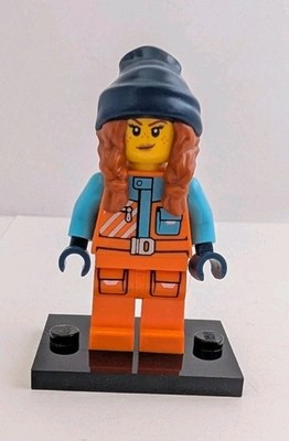 LEGO City Minifigure - Arctic Explorer - Female Orange Jacket Dark Orange Braids