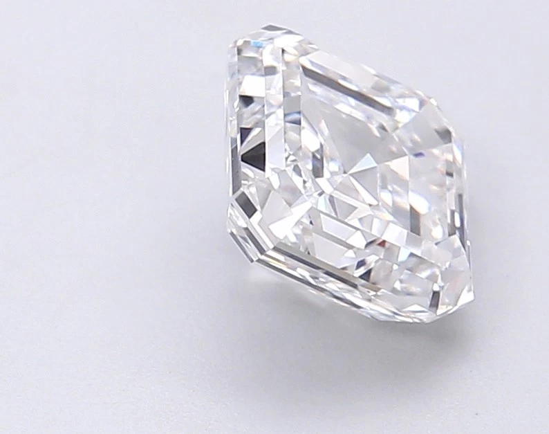 Anillo de compromiso clásico de diamante blanco E VVS2 2,36 quilates corte Asscher certificado Foto 4 de 4