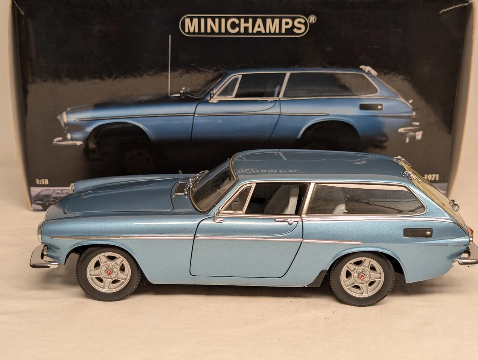 1:18 Minichamps Volvo 1800ES blue metallic
