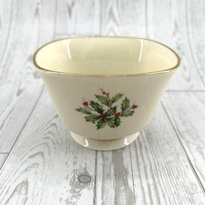 LENOX CHINA HOLIDAY HOLLY BERRY SQUARE NUT CANDY BOWL