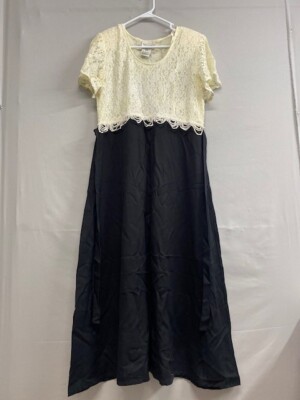 Bentley Womens Dress White Lace Top Black Bottom Short Padded