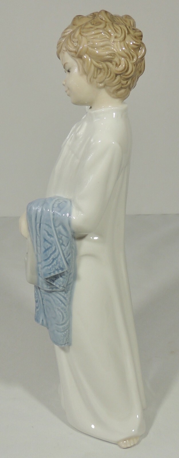 【パオラレイナ】  ルイス(Luis Communion) Our Lady of The Forsaken Figurine. Numbered Edition | Lladró