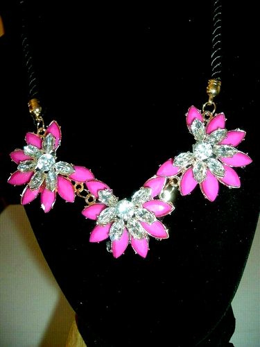 Betsey Johnson Hot PInk Star Flower Gold Pendants Choker Necklace Free Gift Bag - Picture 3 of 4