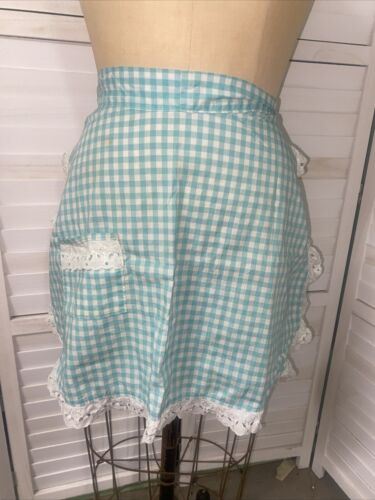 Vintage Handmade Green & White Gingham Apron w/Eyelet Lace Trim Pocket One Size