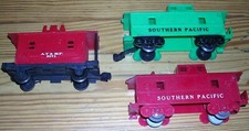 2 Plastic Marx Southern Pacific Caboose A.T. SF 9071 Caboose
