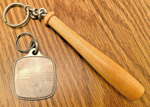 Cincinnati Reds 1987 Keyrings MLB Baseball-Lot Of 2 keychains-Wood Bat+Wincraft - Picture 4 of 5